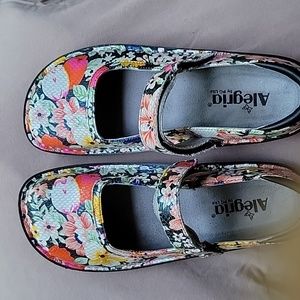 Alegria Floral Mary Jane shoes Eu 39 sz 8-8.5 Never worn